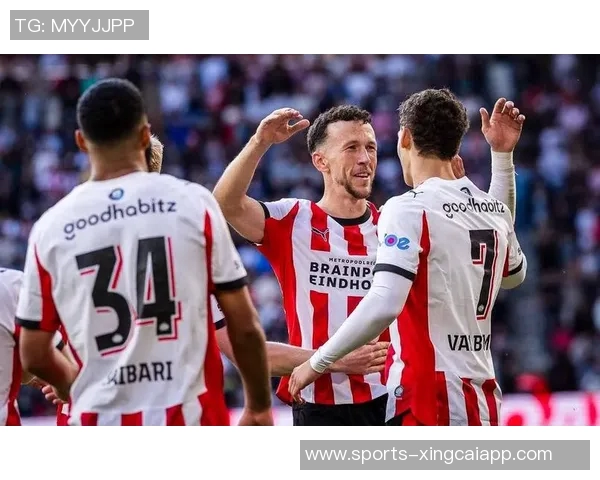 埃因霍温主帅严守纪律德斯特因迟到无缘欧冠首发阵容