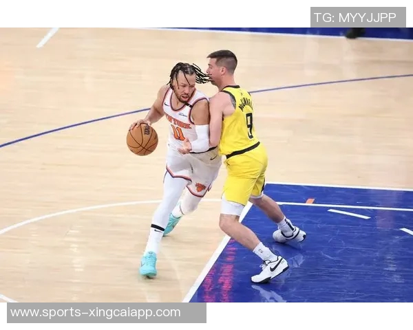 杰伦布朗半场表现低迷仅得7分罚球全中成唯一亮点