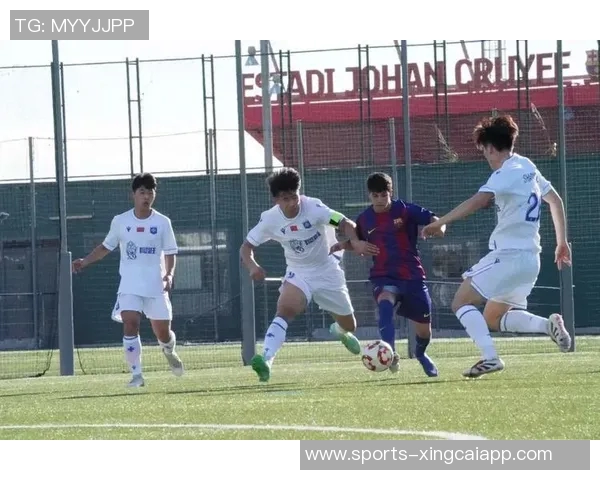 中国犀旺队与巴萨激战一场最终以1比2惜败展现出色实力